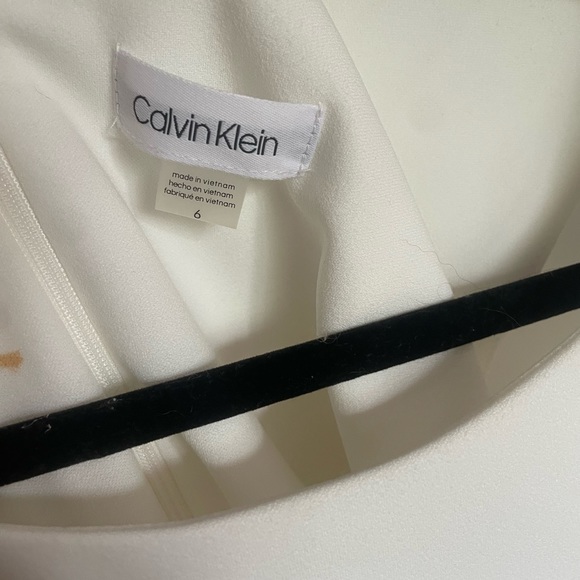 NWT Calvin Klein jumpsuit. Never worn, BUT IS COVERED IN STAINS - Picture 3 of 8